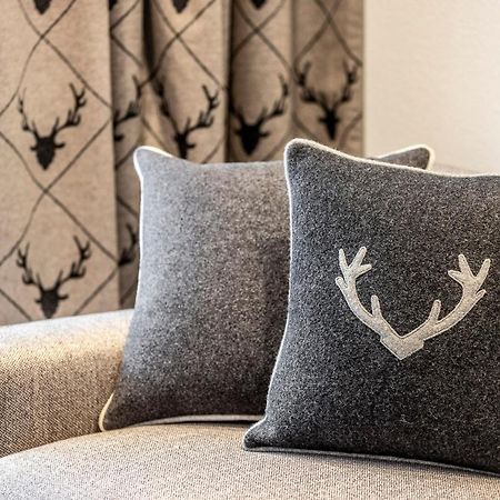 Unique Alpic style apartment in the heart of Davos Extérieur photo