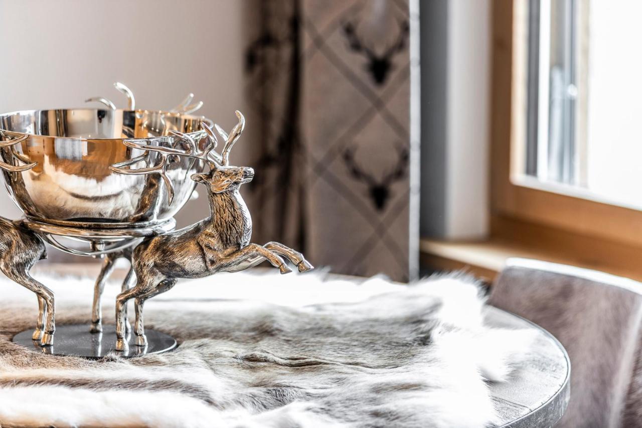 Unique Alpic style apartment in the heart of Davos Extérieur photo